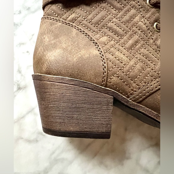 Roxy Womens Vargas Low Brown Buckle Cuban Heel Boots, Size 6, NEW - Picture 10 of 14